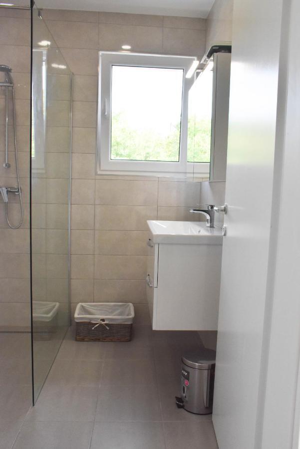 Apartma Med Oljkami - Portorož Eksteriør bilde